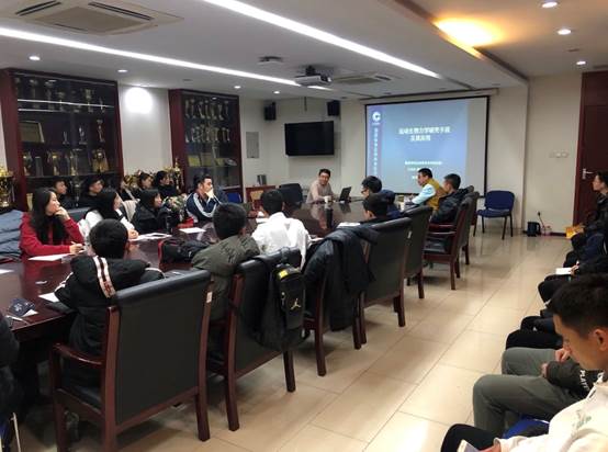 说明: 图片包含 室内, 天花板, 人员, 地板描述已自动生成 说明: 图片包含 室内, 天花板, 人员, 地板描述已自动生成