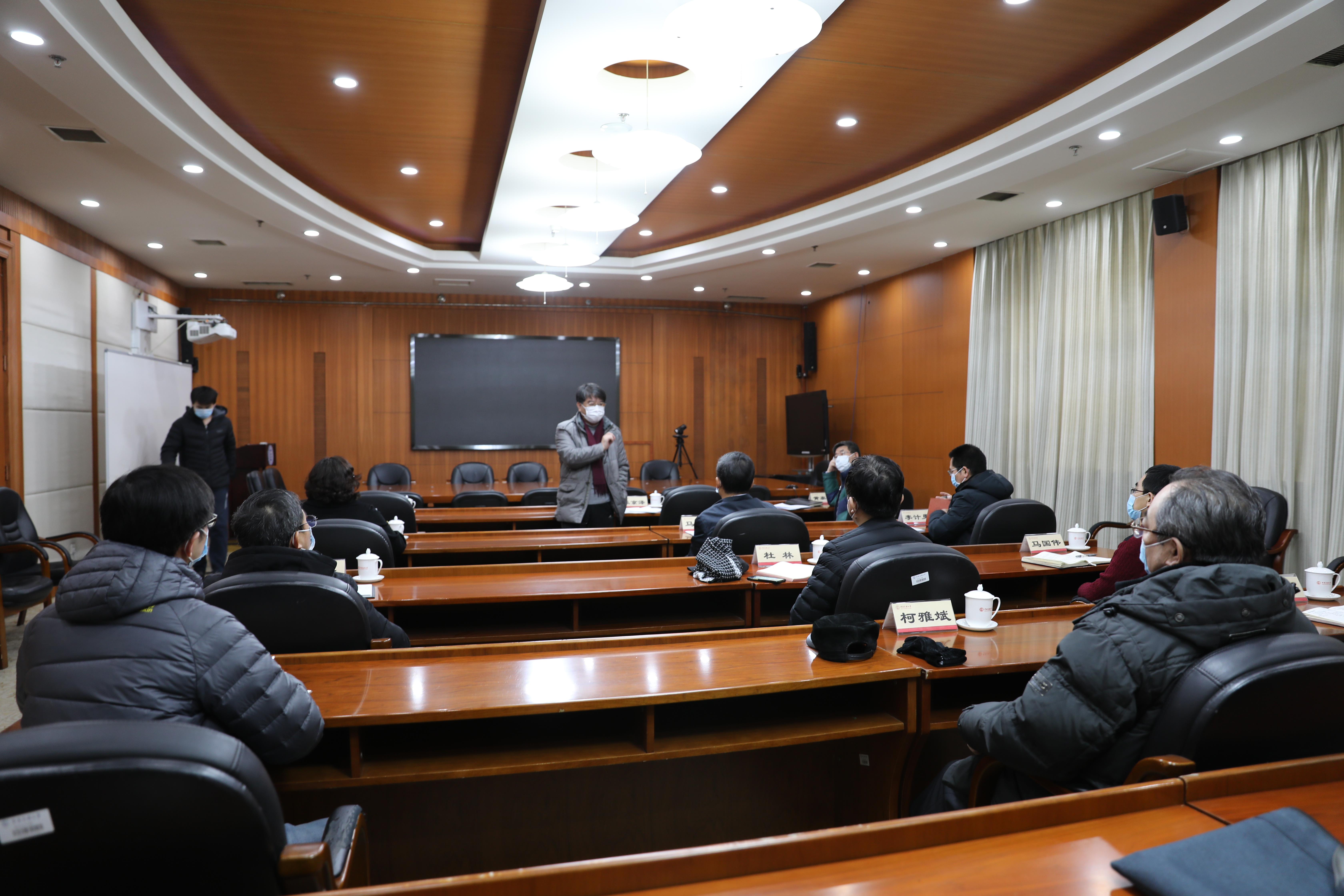 学校新型冠状病毒感染的肺炎疫情防控工作领导小组召开第六次工作会议